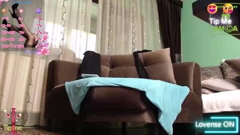 Snapshot of lovingfeetheels chatting on March 6, 7:36 am Antonia online show from March 6, 7:36 am