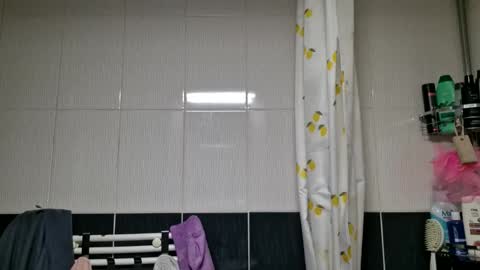 Snapshot of lovingfeetheels chatting on November 25, 7:52 am Antonia online show from November 25, 7:52 am