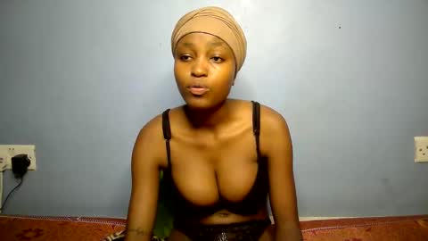 lovly_lastborn online show from March 2, 7:32 pm