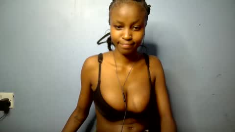 lovly_lastborn online show from March 5, 7:59 am