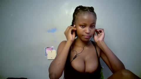 lovly_lastborn online show from March 12, 6:41 am