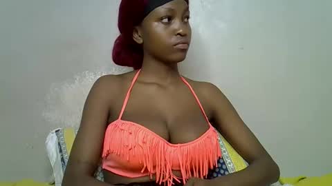 Snapshot of lovly_lastborn1 chatting on May 19, 4:52 am lovly_lastborn1 online show from May 19, 4:52 am