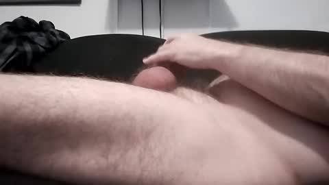 Snapshot of low1_98 chatting on February 9, 6:37 pm cummin4u online show from February 9, 6:37 pm