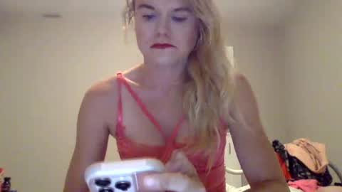 Snapshot of lpbrat chatting on June 17, 12:24 am lpbrat online show from June 17, 12:24 am