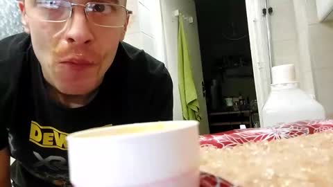 Snapshot of lshot_d chatting on December 7, 10:06 pm Lshot D online show from December 7, 10:06 pm