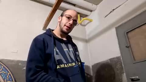 Snapshot of lshot_d chatting on November 6, 10:05 am Lshot D online show from November 6, 10:05 am