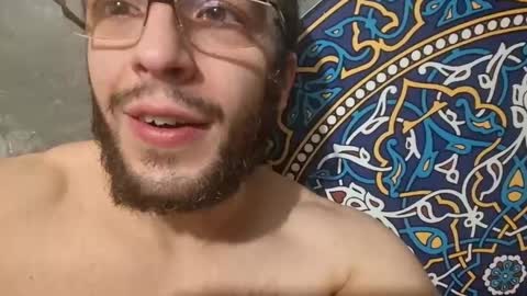 Snapshot of lshot_d chatting on December 16, 3:33 am Lshot D online show from December 16, 3:33 am