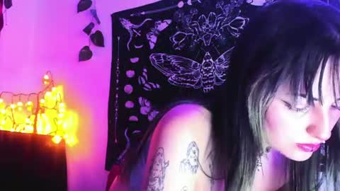 Jenn online show from July 1, 3:41 am