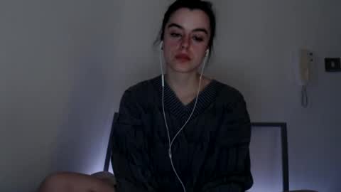 Snapshot of luana789 chatting on December 14, 10:28 pm luana online show from December 14, 10:28 pm