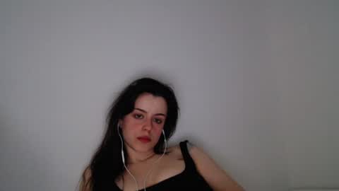 Snapshot of luana789 chatting on October 18, 9:37 pm luana online show from October 18, 9:37 pm