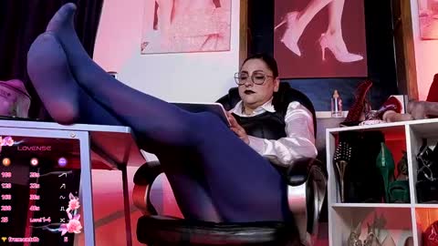 Snapshot of luanadabbraccio_ chatting on May 12, 5:32 pm luanadabbraccio_ online show from May 12, 5:32 pm