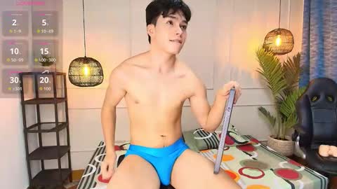 lUAN online show from November 12, 8:08 pm