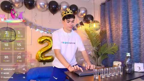 lUAN online show from December 16, 9:53 pm