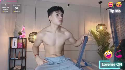 Snapshot of luandy_ chatting on May 15, 11:50 am lUAN online show from May 15, 11:50 am