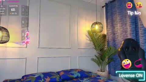 Snapshot of luandy_ chatting on May 25, 12:00 pm lUAN online show from May 25, 12:00 pm