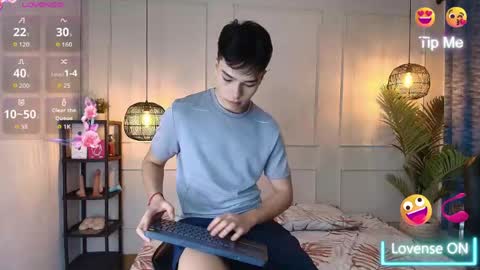 Snapshot of luandy_ chatting on May 27, 12:02 pm lUAN online show from May 27, 12:02 pm