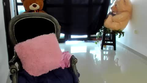 luara__01__lecat_1 online show from January 12, 8:47 pm