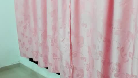 luara__01__lecat_1 online show from February 13, 11:17 am