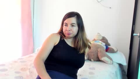 luara__01__lecat_1 online show from March 5, 8:16 pm