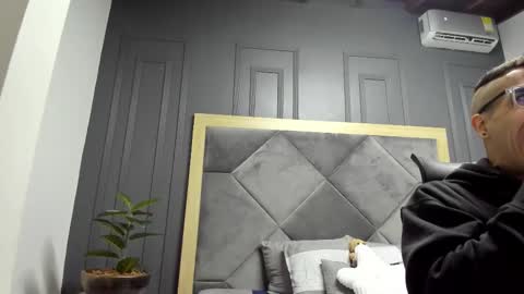 luca_morettii online show from November 21, 12:15 pm