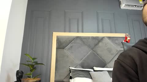 luca_morettii online show from December 18, 12:11 pm