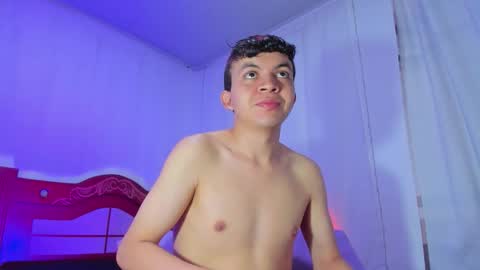 Snapshot of lucaas_king chatting on November 8, 9:42 am Lukas online show from November 8, 9:42 am