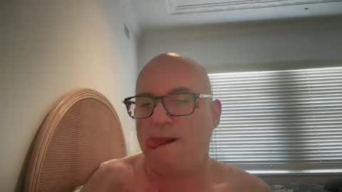 Snapshot of lucas10004 chatting on December 20, 12:08 am lucas10004 online show from December 20, 12:08 am