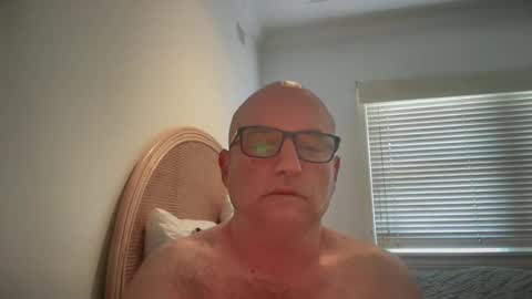 Snapshot of lucas10004 chatting on January 25, 2:37 am lucas10004 online show from January 25, 2:37 am