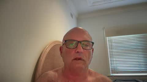 Snapshot of lucas10004 chatting on February 6, 11:48 pm lucas10004 online show from February 6, 11:48 pm