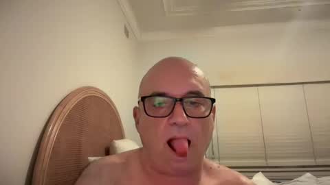 Snapshot of lucas10004 chatting on March 10, 12:59 pm lucas10004 online show from March 10, 12:59 pm