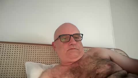 Snapshot of lucas10004 chatting on October 6, 5:38 am lucas10004 online show from October 6, 5:38 am