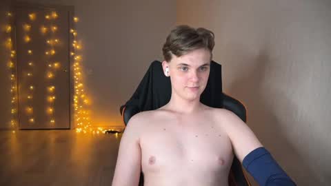 Snapshot of lucas_dany chatting on January 24, 4:27 am Lucas Gill online show from January 24, 4:27 am