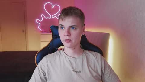 Snapshot of lucas_dany chatting on September 17, 2:46 am Lucas Gill online show from September 17, 2:46 am