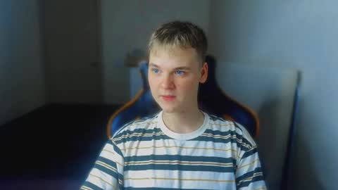 Snapshot of lucas_dany chatting on September 19, 2:24 am Lucas Gill online show from September 19, 2:24 am