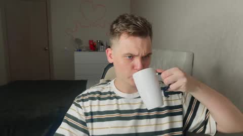 Snapshot of lucas_dany chatting on November 18, 6:51 am Lucas Gill online show from November 18, 6:51 am