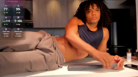 Snapshot of lucas_eevans07 chatting on June 1, 5:25 pm online show from June 1, 5:25 pm