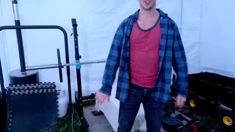 Snapshot of lucas_jacobs chatting on February 11, 12:48 am LucasJacobs online show from February 11, 12:48 am