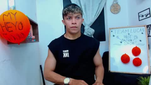 Lucas Luxx online show from November 30, 11:20 pm