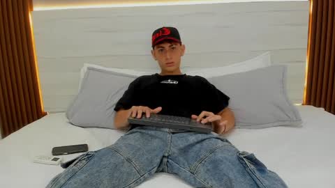 Lucas online show from June 5, 3:57 am