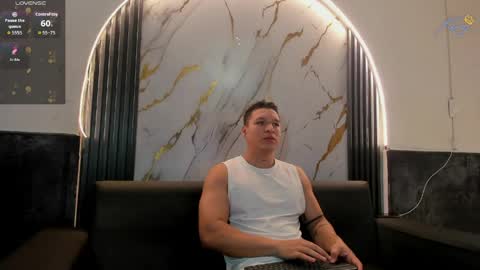 Snapshot of lucas_simonee chatting on May 19, 3:46 am Lucas Simone online show from May 19, 3:46 am