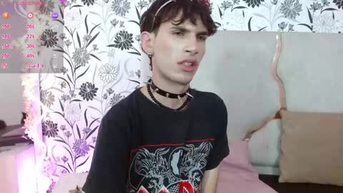 Snapshot of lucas_tay chatting on May 22, 9:42 pm Lucas online show from May 22, 9:42 pm