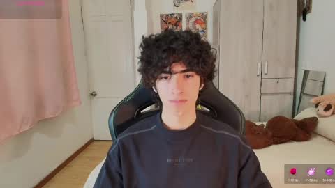 lucas_xo online show from April 27, 11:36 pm