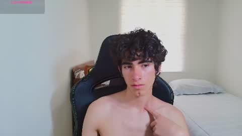 lucas_xo online show from June 11, 9:57 pm