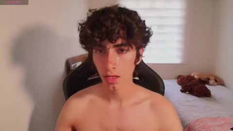 lucas_xo online show from June 20, 10:01 pm