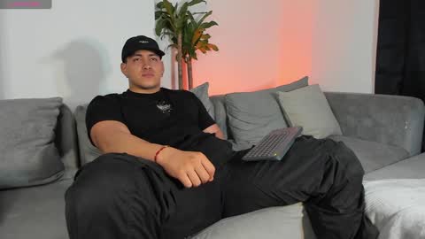 LUCA SANTOS online show from December 10, 3:20 am