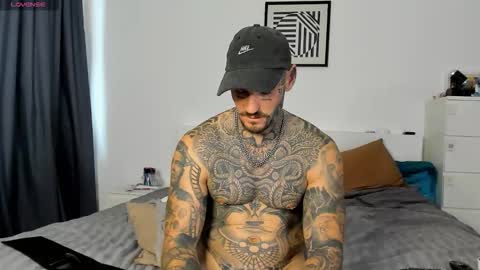 lucasexclusive online show from November 16, 5:24 am