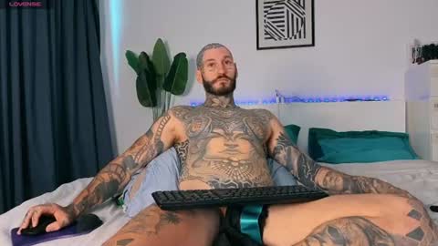 Snapshot of lucasexclusive chatting on June 9, 5:52 am lucasexclusive online show from June 9, 5:52 am
