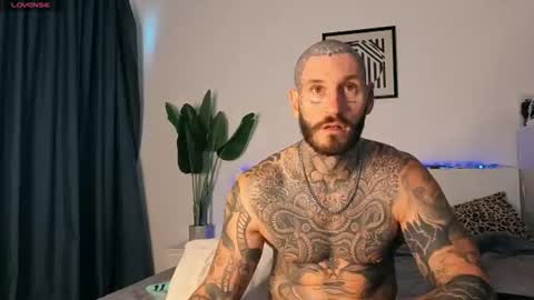 Snapshot of lucasexclusive chatting on June 11, 5:27 am lucasexclusive online show from June 11, 5:27 am
