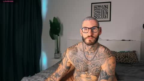 Snapshot of lucasexclusive chatting on June 18, 6:24 am lucasexclusive online show from June 18, 6:24 am