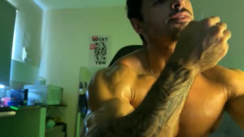 lucasfit24 online show from March 25, 3:07 pm